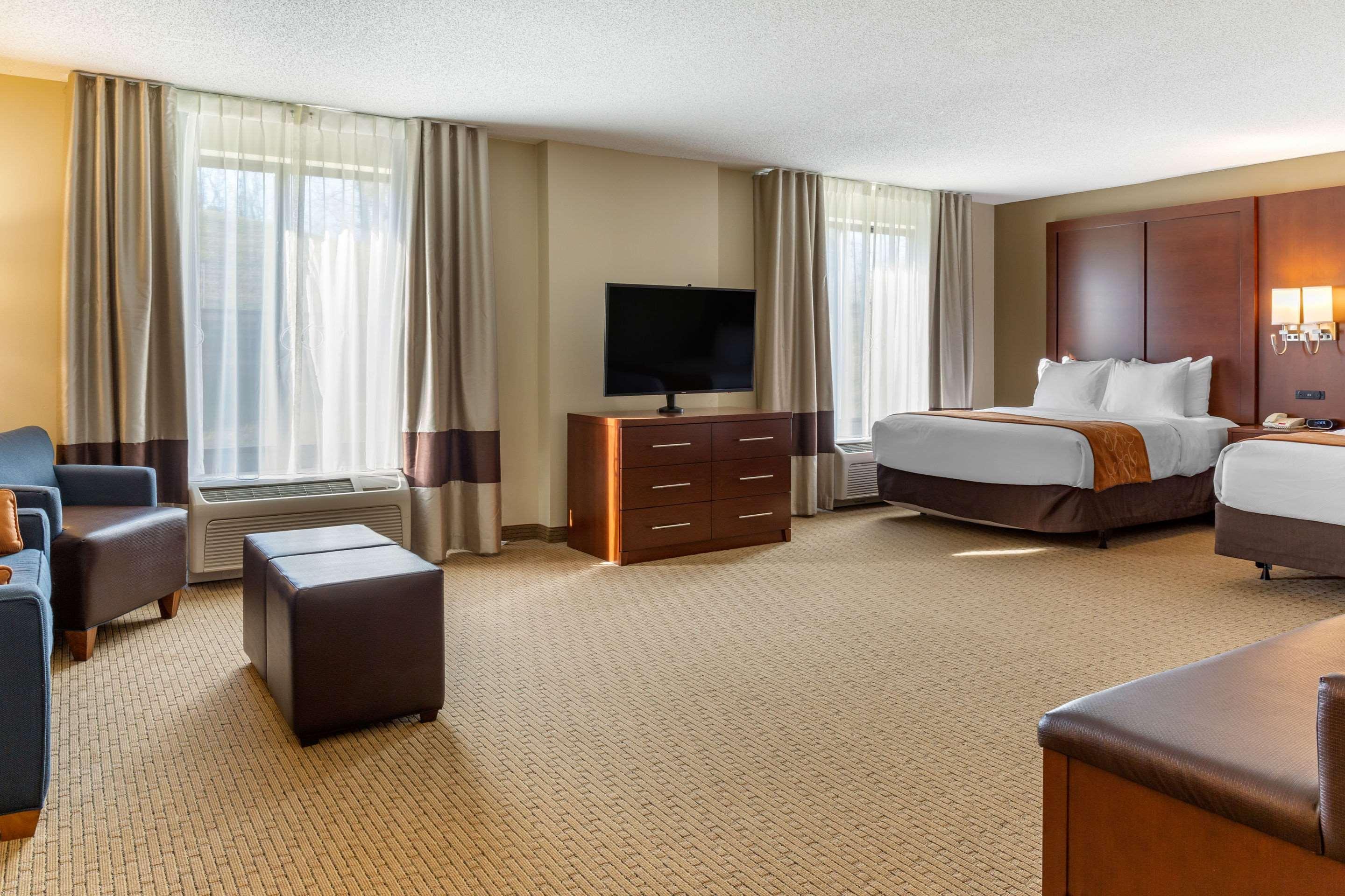 Comfort Suites Lancaster Amish Country Smoketown  Екстер'єр фото