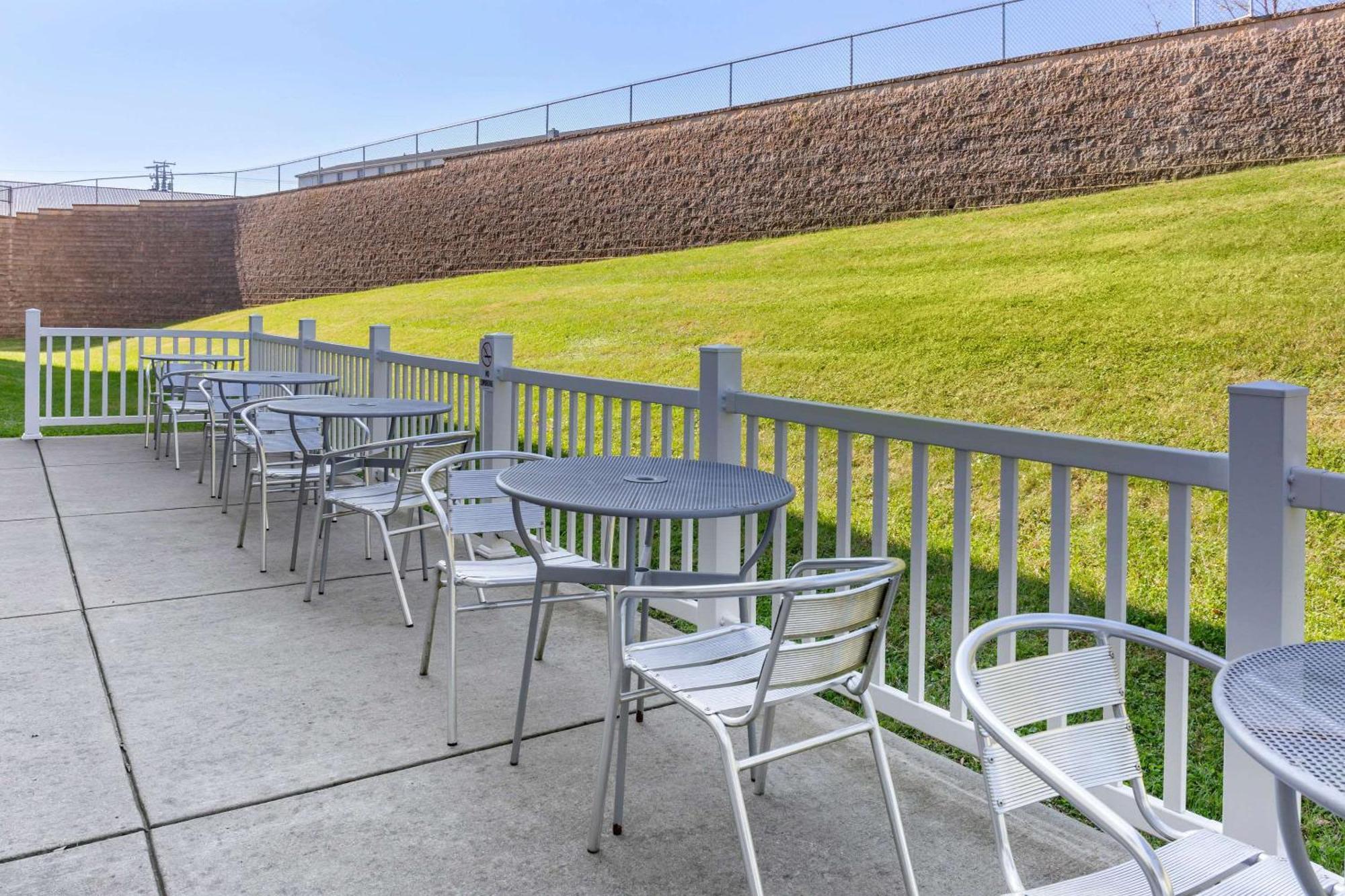 Comfort Suites Lancaster Amish Country Smoketown  Екстер'єр фото