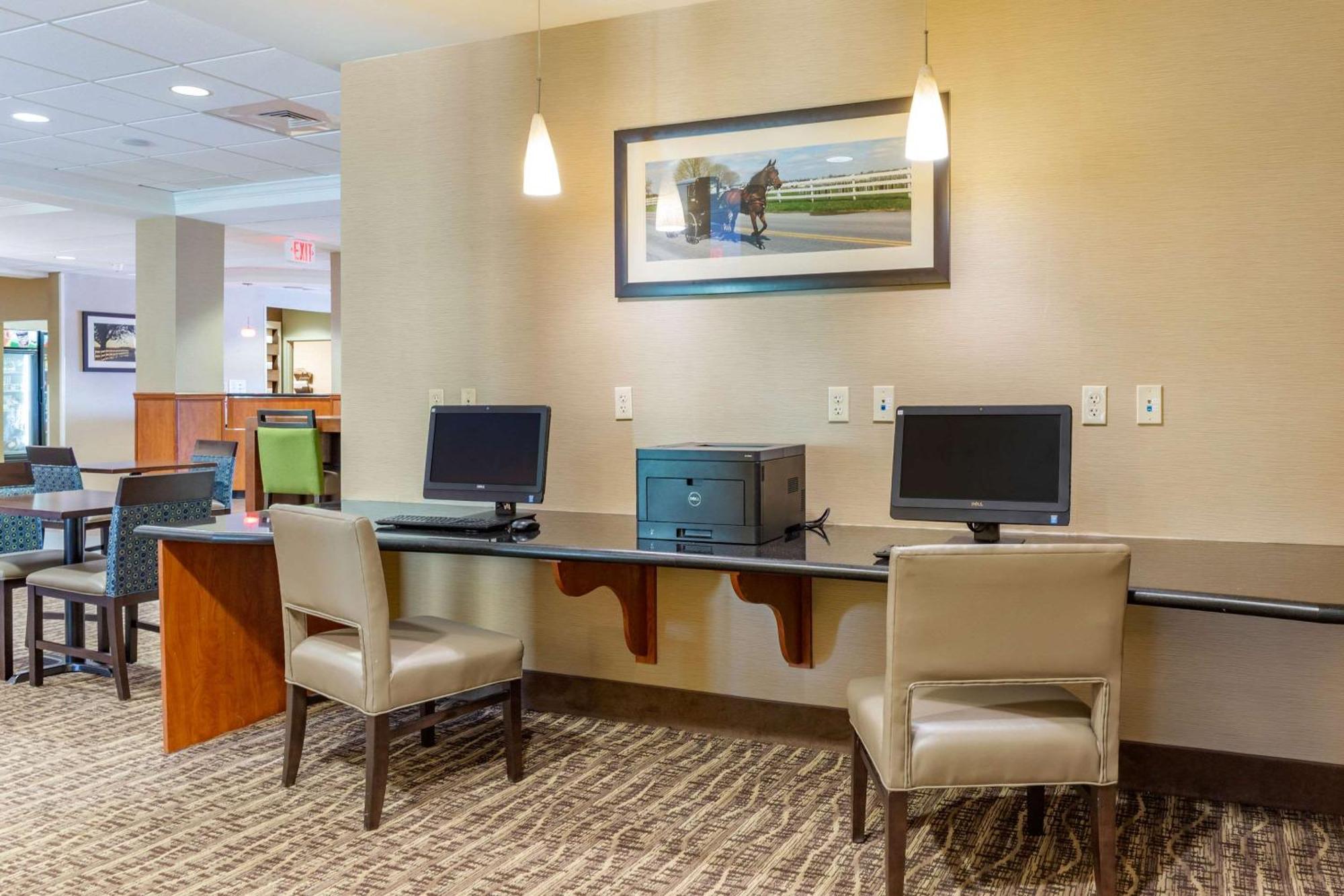 Comfort Suites Lancaster Amish Country Smoketown  Екстер'єр фото