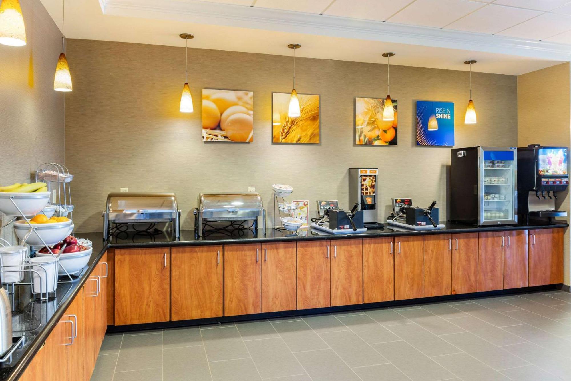 Comfort Suites Lancaster Amish Country Smoketown  Екстер'єр фото