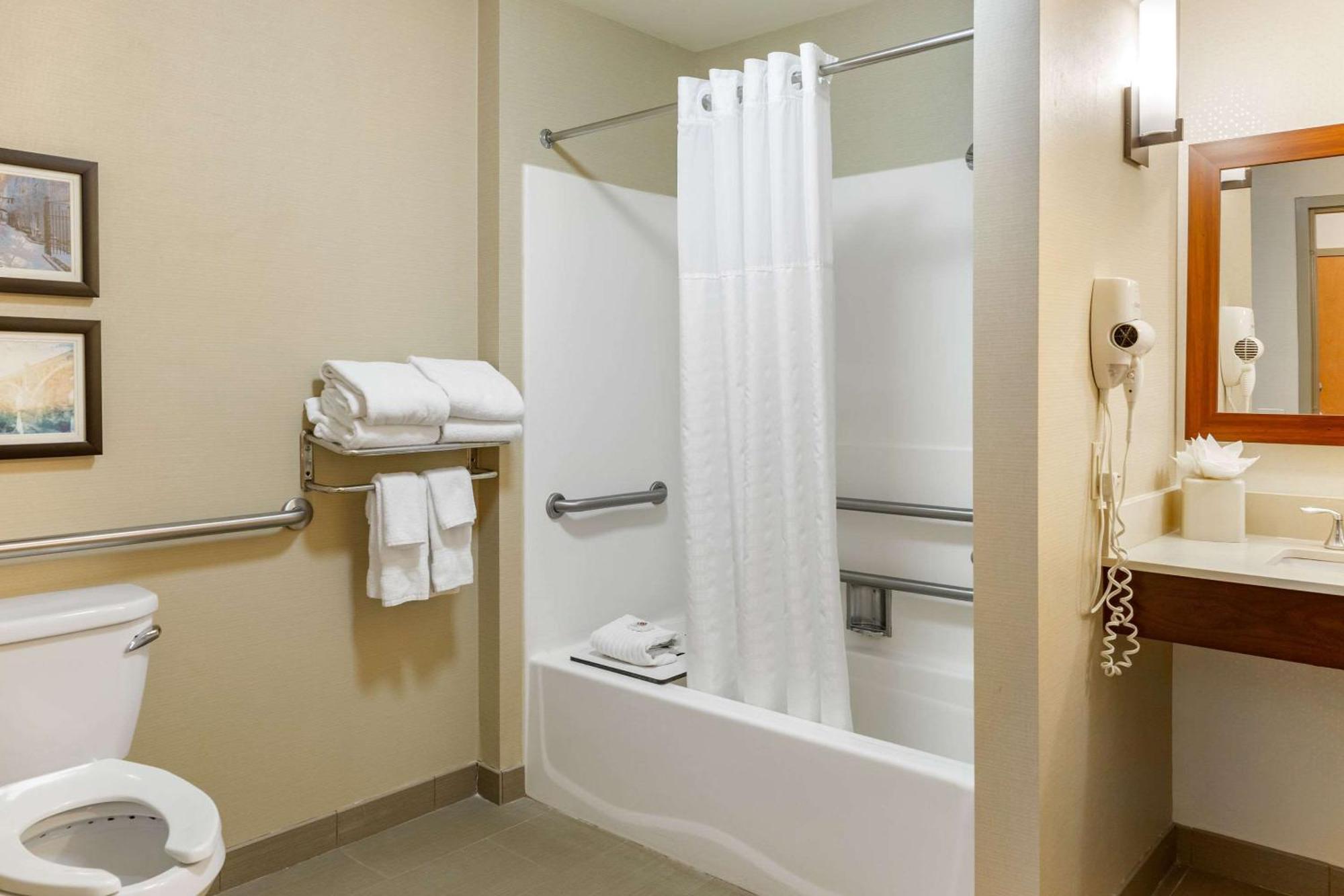 Comfort Suites Lancaster Amish Country Smoketown  Екстер'єр фото