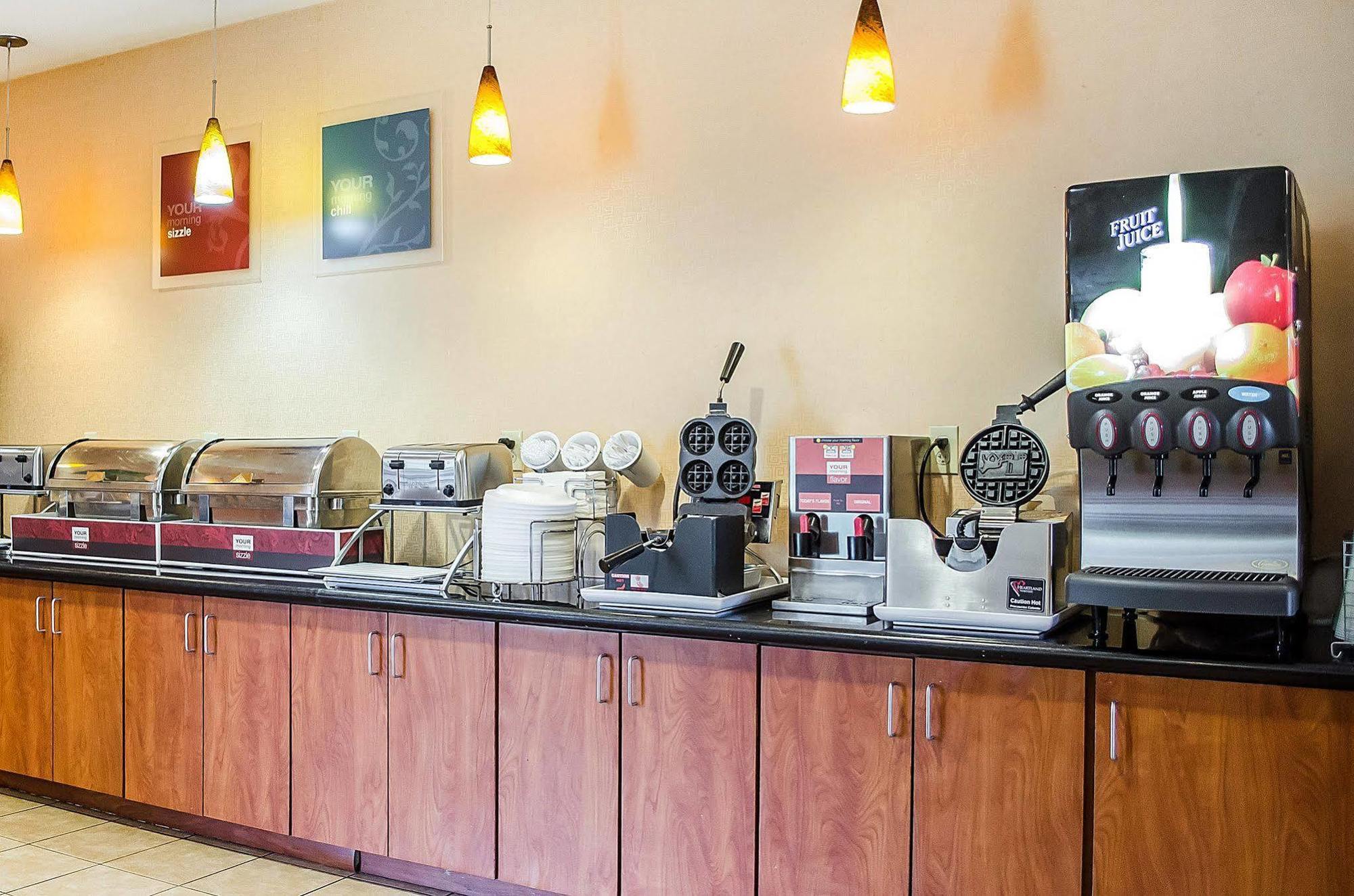 Comfort Suites Lancaster Amish Country Smoketown  Екстер'єр фото
