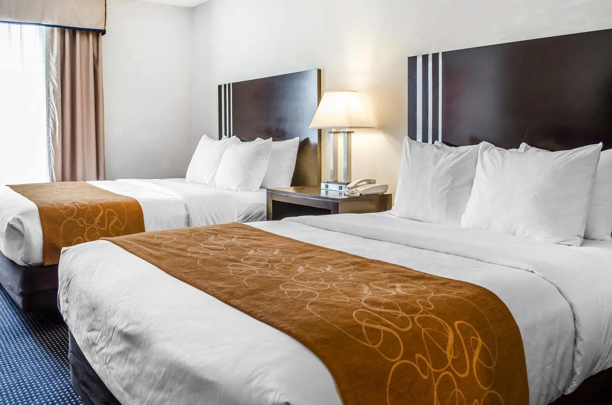 Comfort Suites Lancaster Amish Country Smoketown  Екстер'єр фото