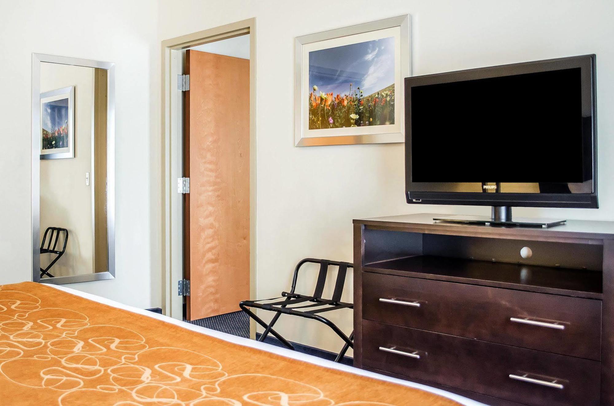 Comfort Suites Lancaster Amish Country Smoketown  Екстер'єр фото