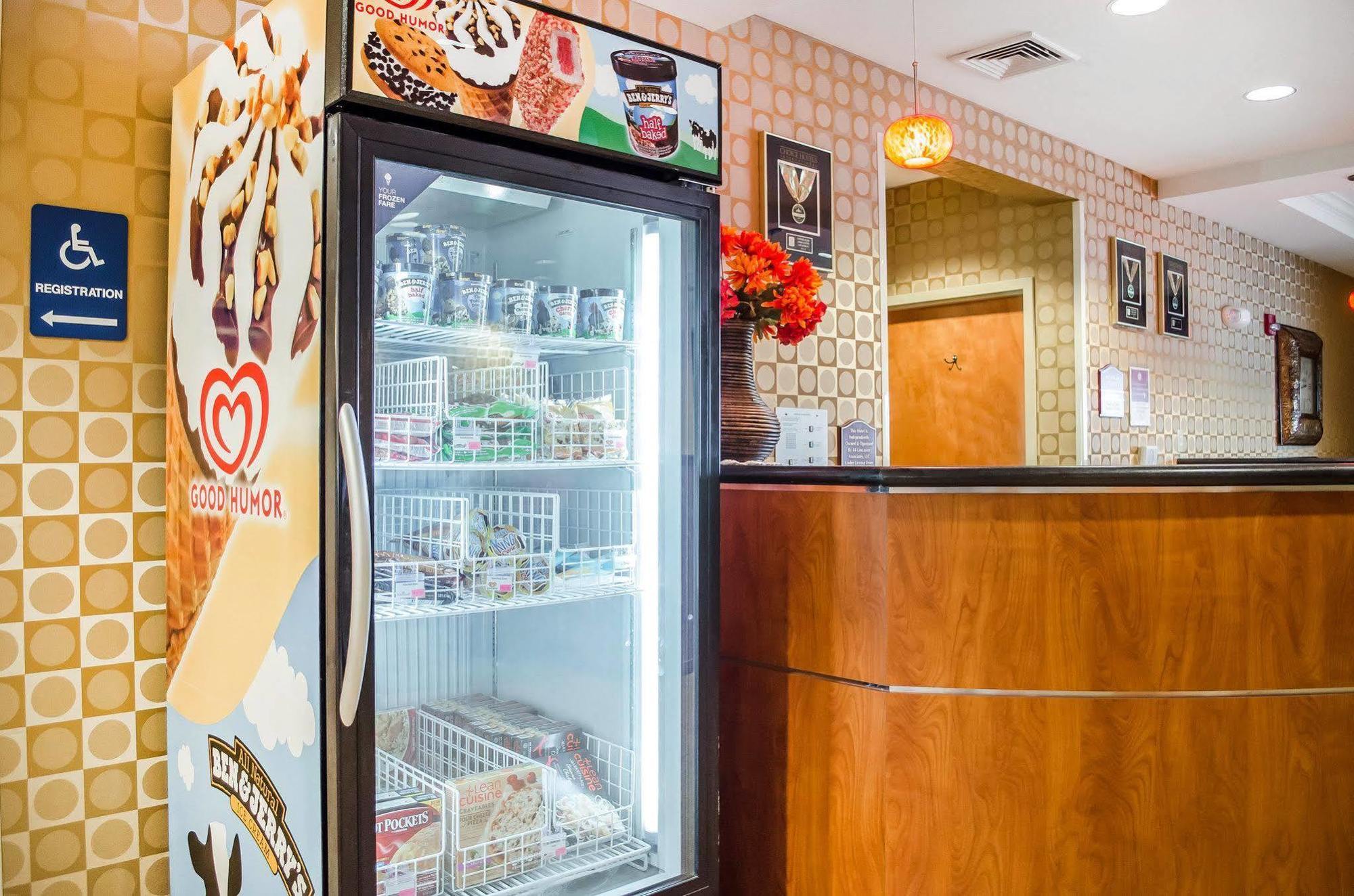 Comfort Suites Lancaster Amish Country Smoketown  Екстер'єр фото